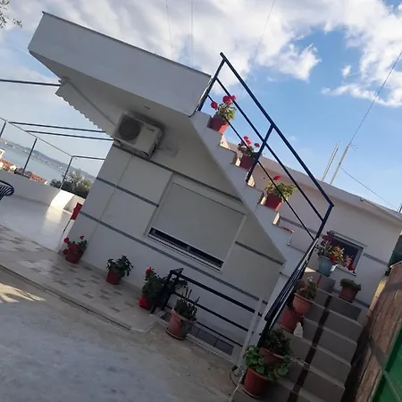 Holiday's House Дом отдыха *
