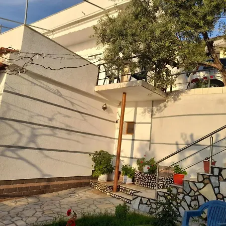 Holiday's House * Avlonya